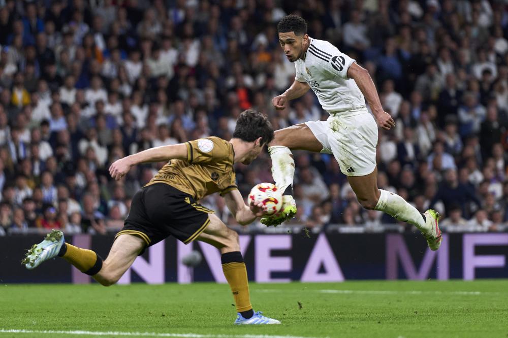 是球员们探 是球员们探